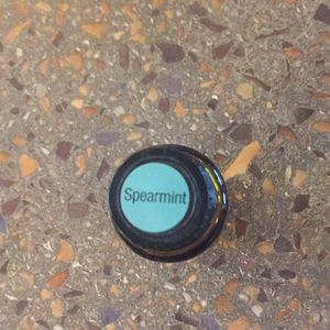 Makeup - Spearmint essential oil- Doterra NEW Makeup - Spearmint essential oil- Doterra NEW